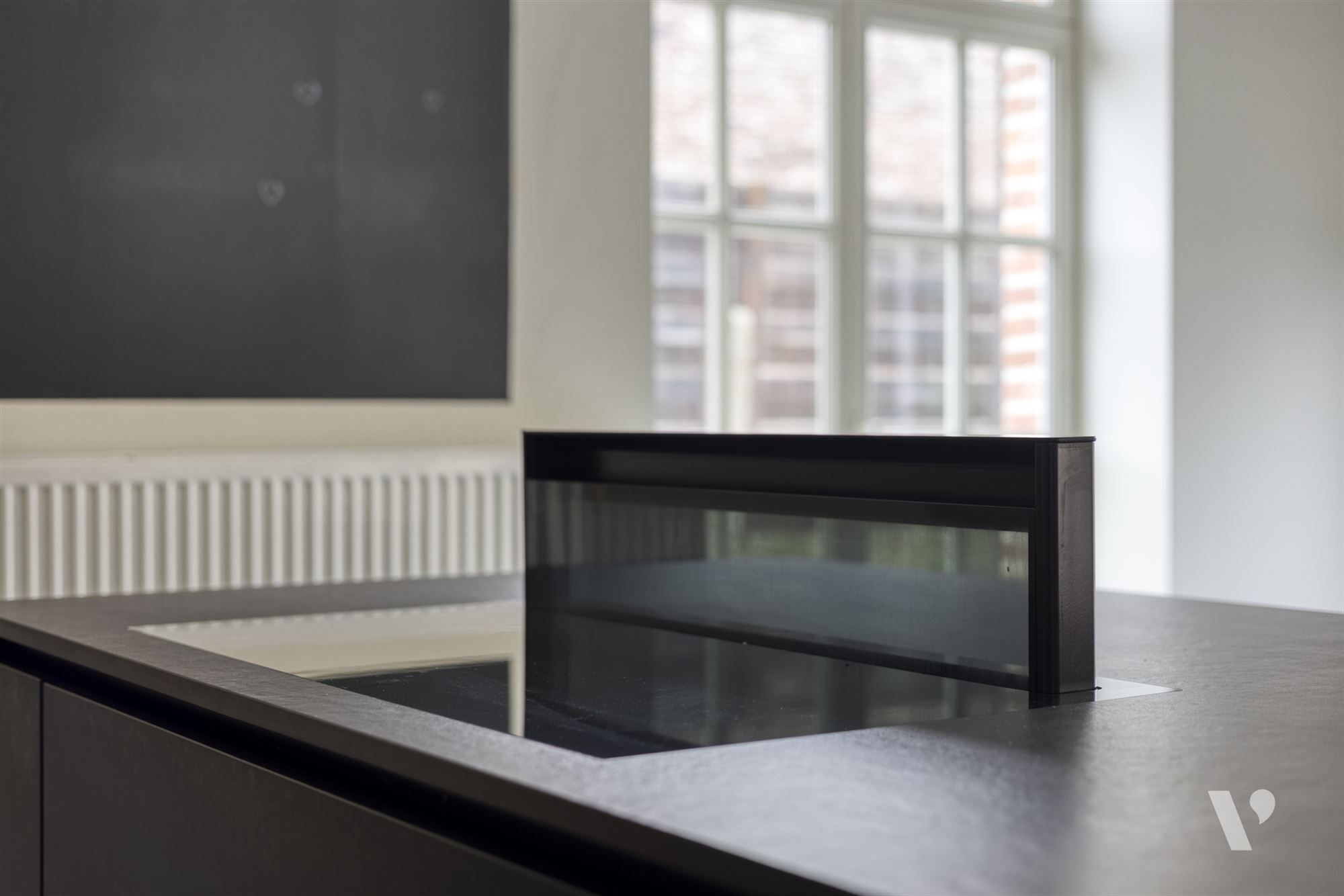 Prachtig gerenoveerde woning (279m²) met zwemvijver foto 5