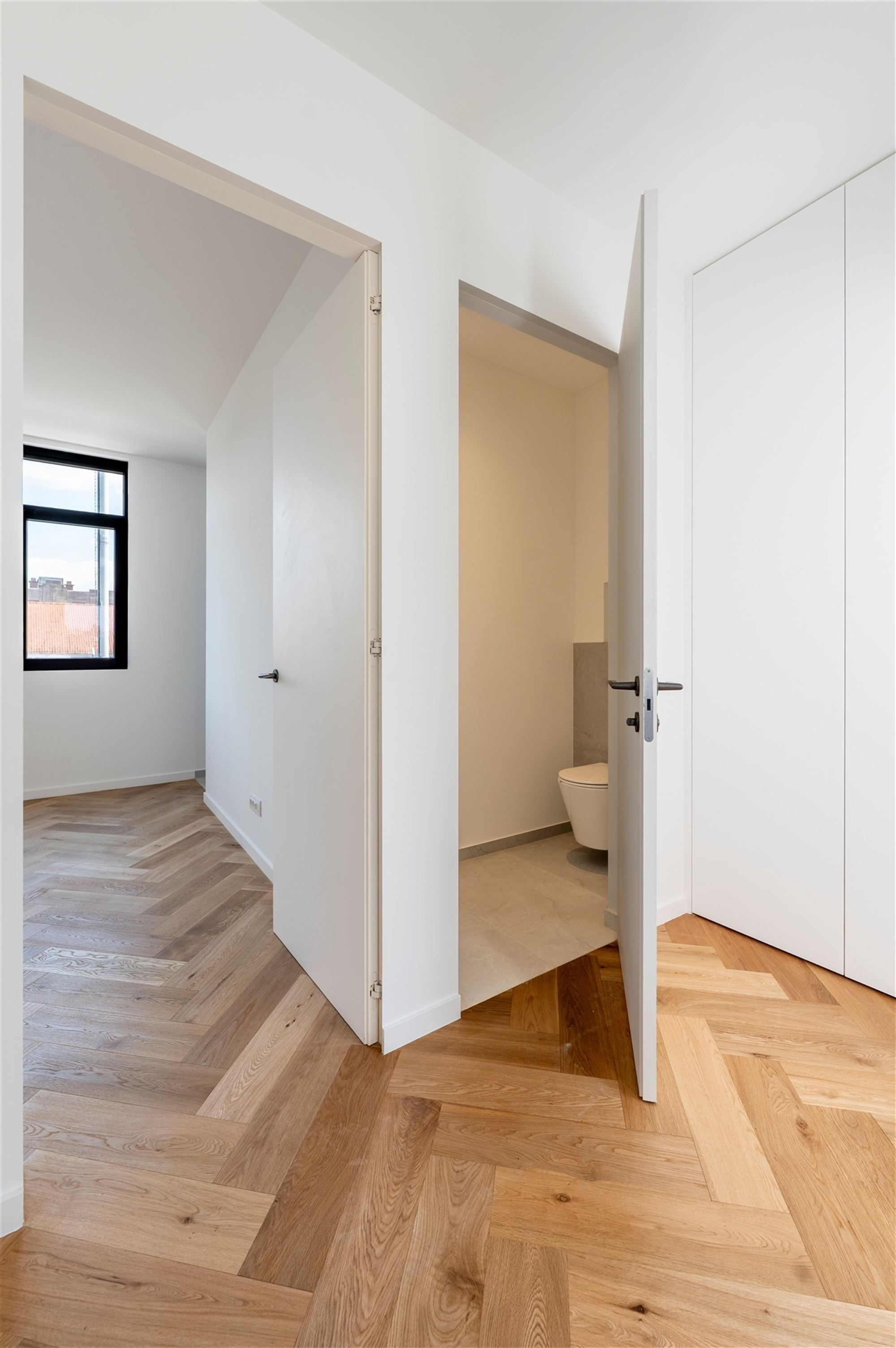 Gerenoveerde penthouse met ruim terras foto 17