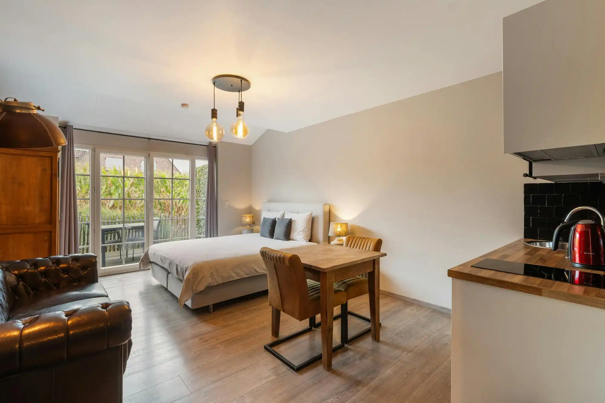 Woonst met B&B en appartement te koop in Minderhout foto 30