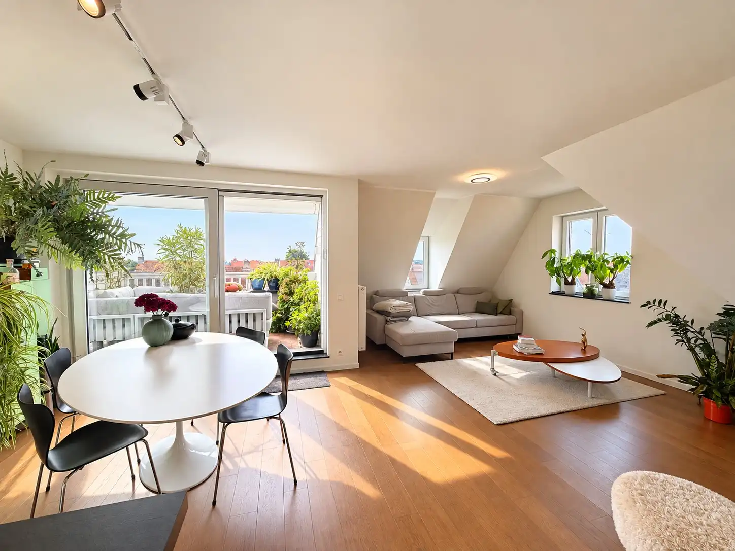 Mooi en energiezuinig appartement met zonneterras te Heist-aan-Zee foto 2