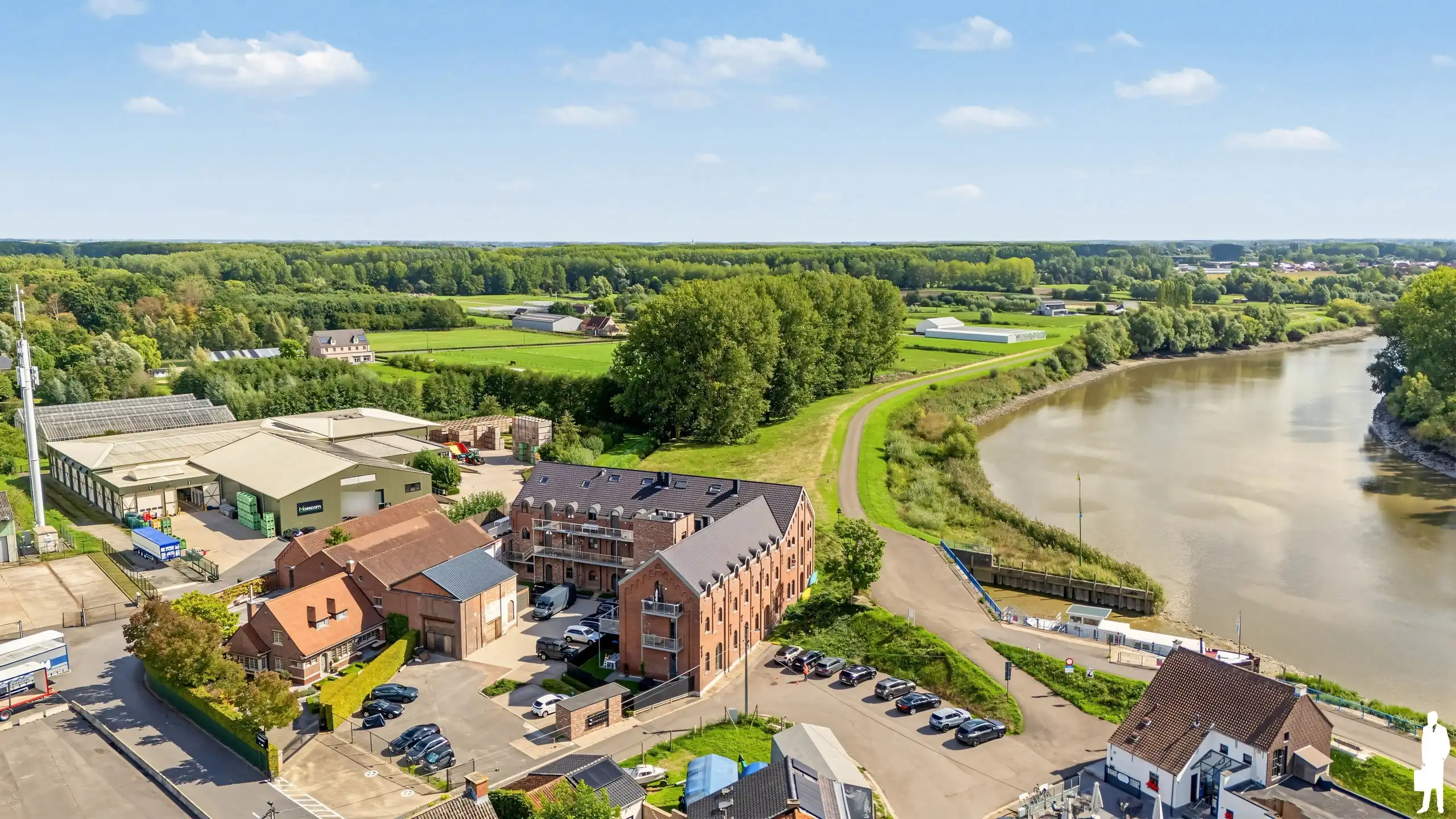 Authentiek gelijkvloers wonen met karakter aan de Schelde foto {{pictureIndex}}