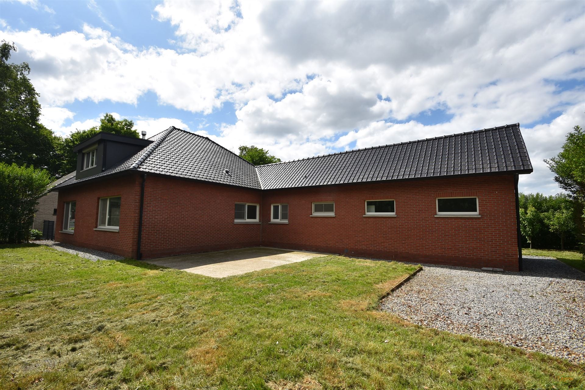 Huis foto {{pictureIndex}}
