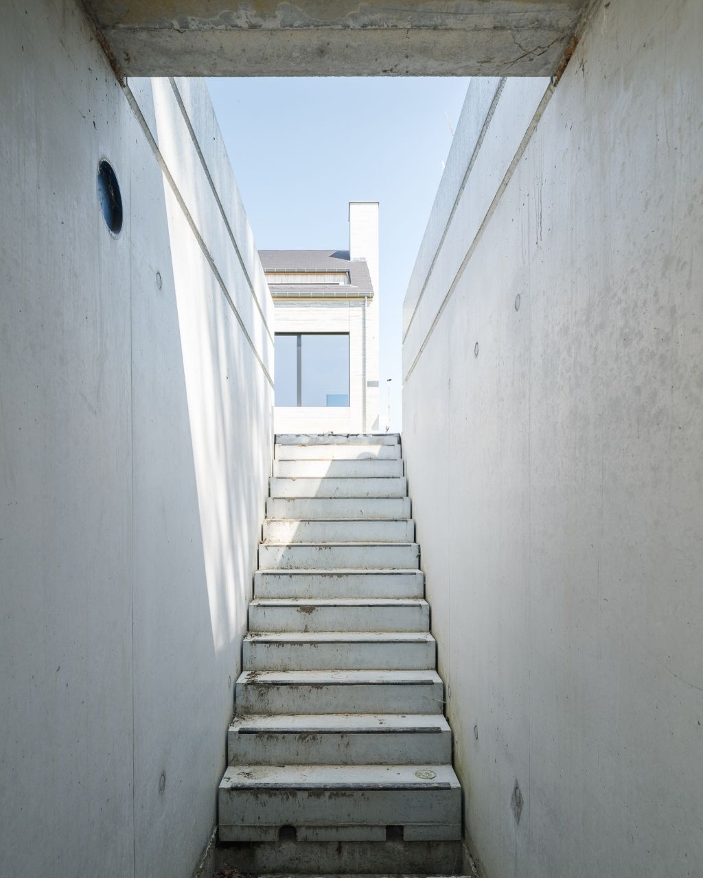Architecturale casco-nieuwbouw bestaande uit een uitzonderlijke stapelwoning met onderliggende garage en adembenemende zichten over de Scheldevallei. foto 27