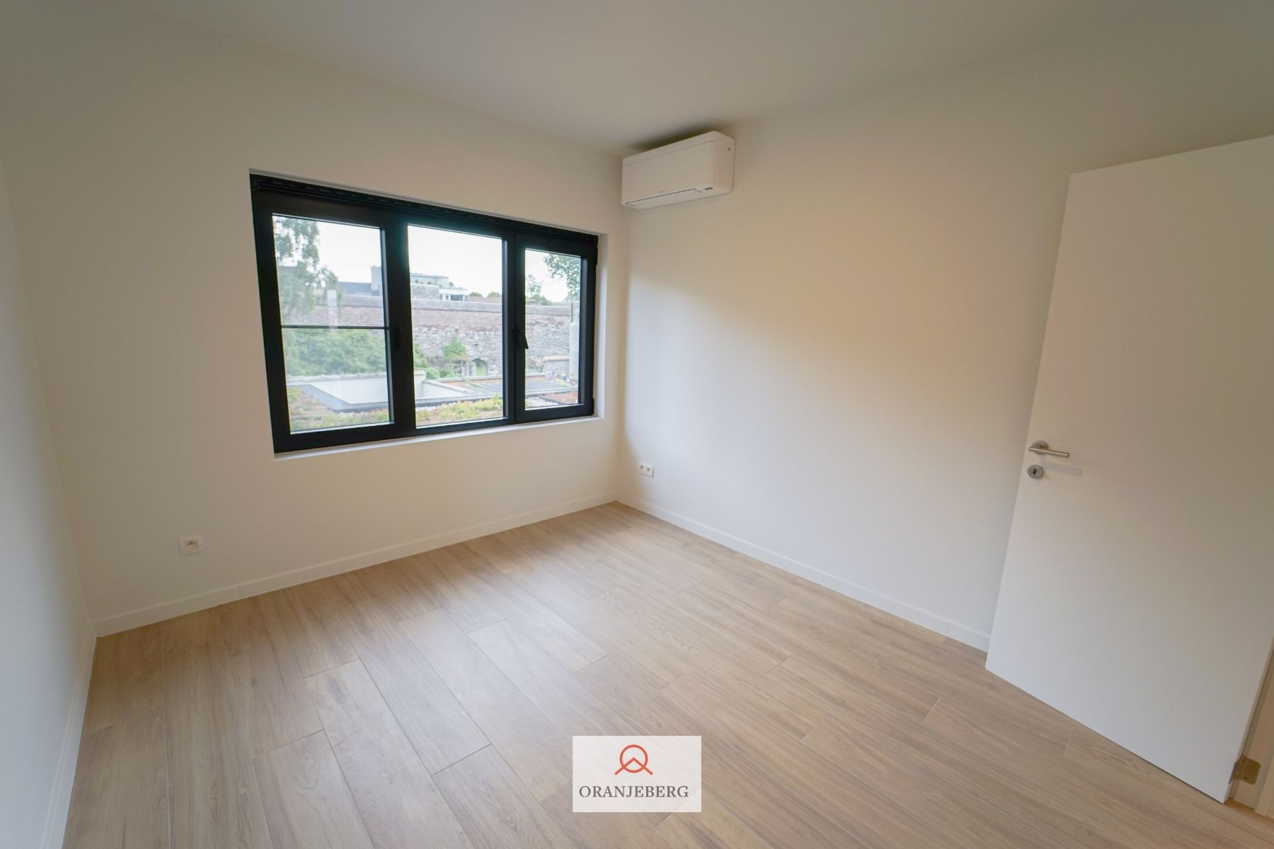 Appartement met prachtig zicht over de Portus Ganda foto 20