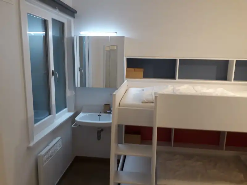 Mooi gerenoveerd 2-slaapkamer-appartement  met zeezicht. foto 16