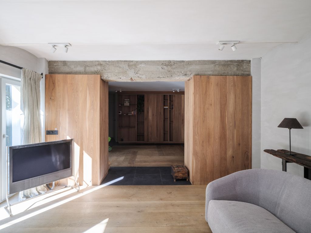 Wabi Sabi naar de hand van architect Tatsuro Miki. Exclusief 1 slpk-appartement met ruim en groen terras in een prestigieus gebouw te Centrum Gent. foto {{pictureIndex}}