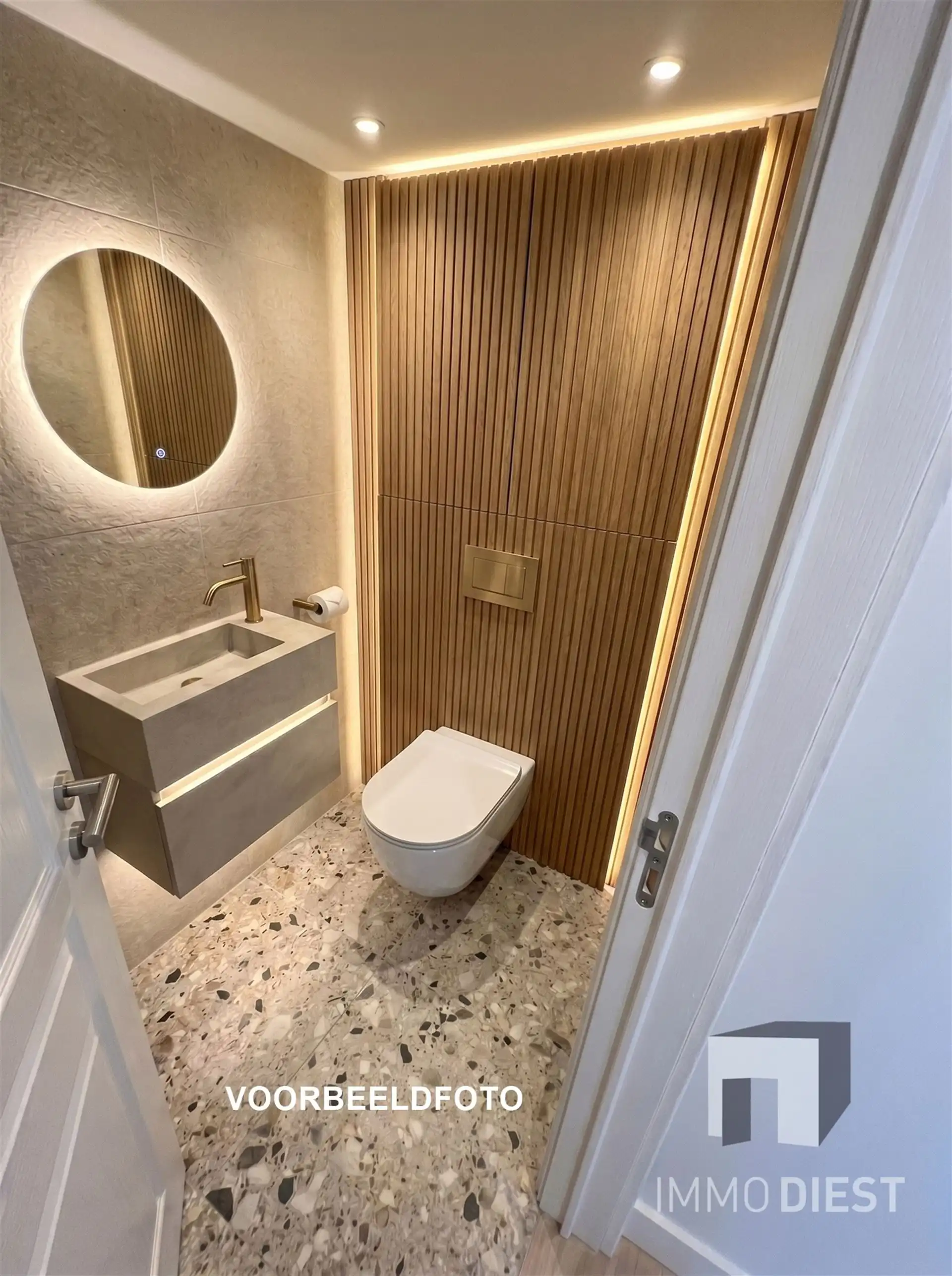ZATERDAG 13.06 KIJKMOMENT VAN 13.00U TOT 15.00U. Charme troef in deze te renoveren woning op een ruim perceel te Vorst! foto 16