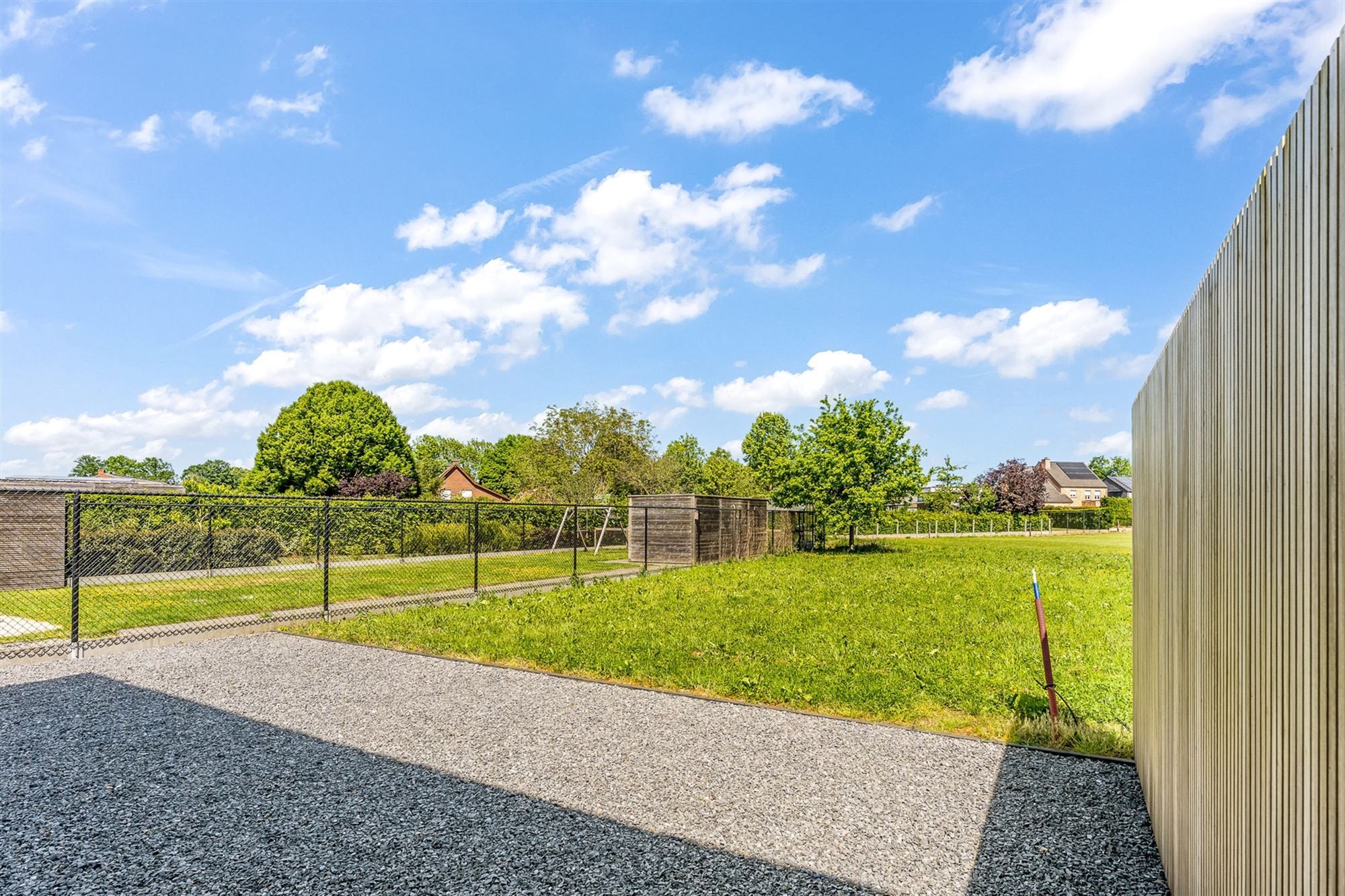KWALITATIEF EN ENERGIENEUTRALE WONING OP RUSTIG GELEGEN PERCEEL TE PAAL foto 19