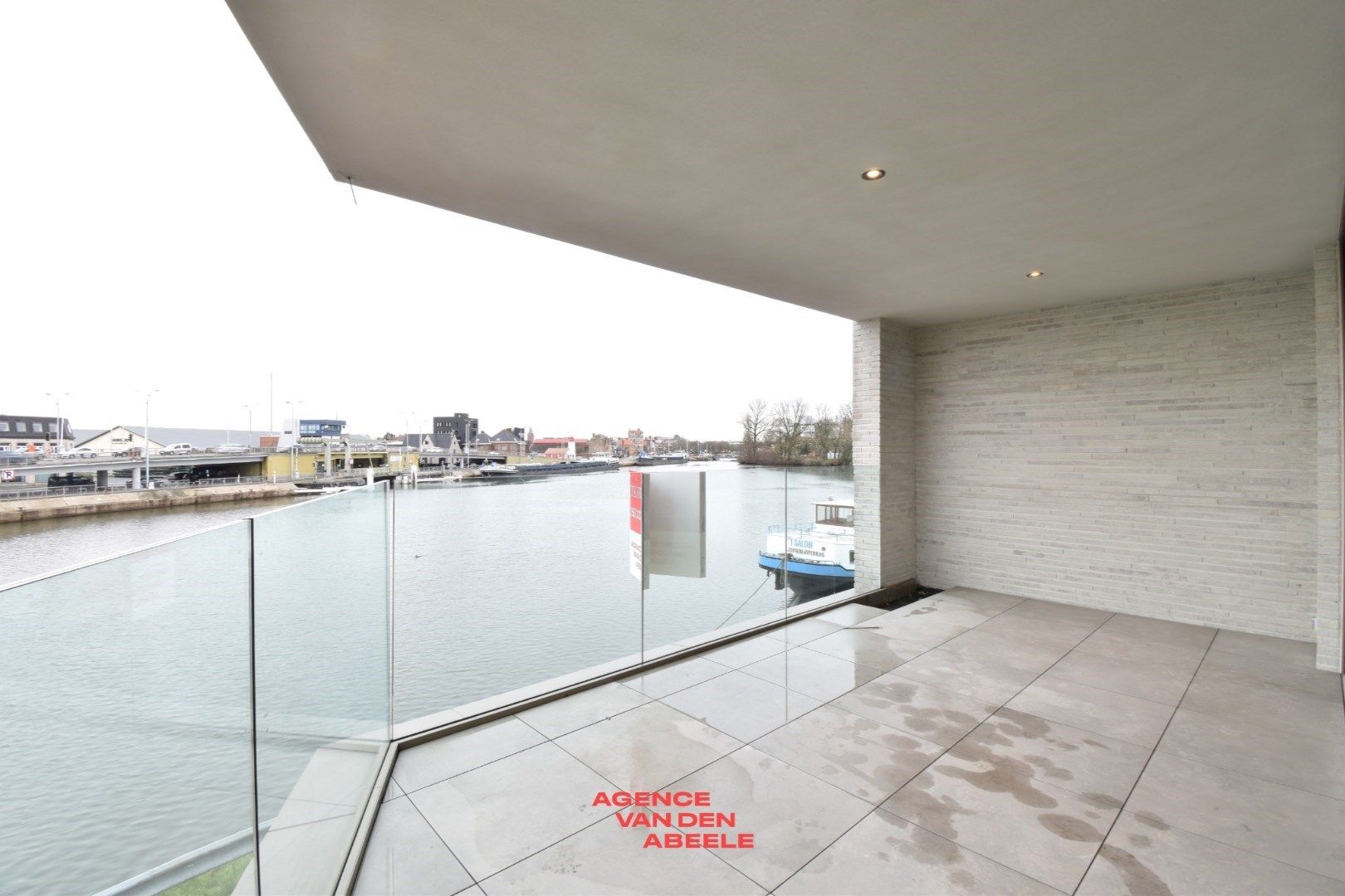 Lichtrijk nieuwbouwappartement met 2 slaapkamers en terras foto 7