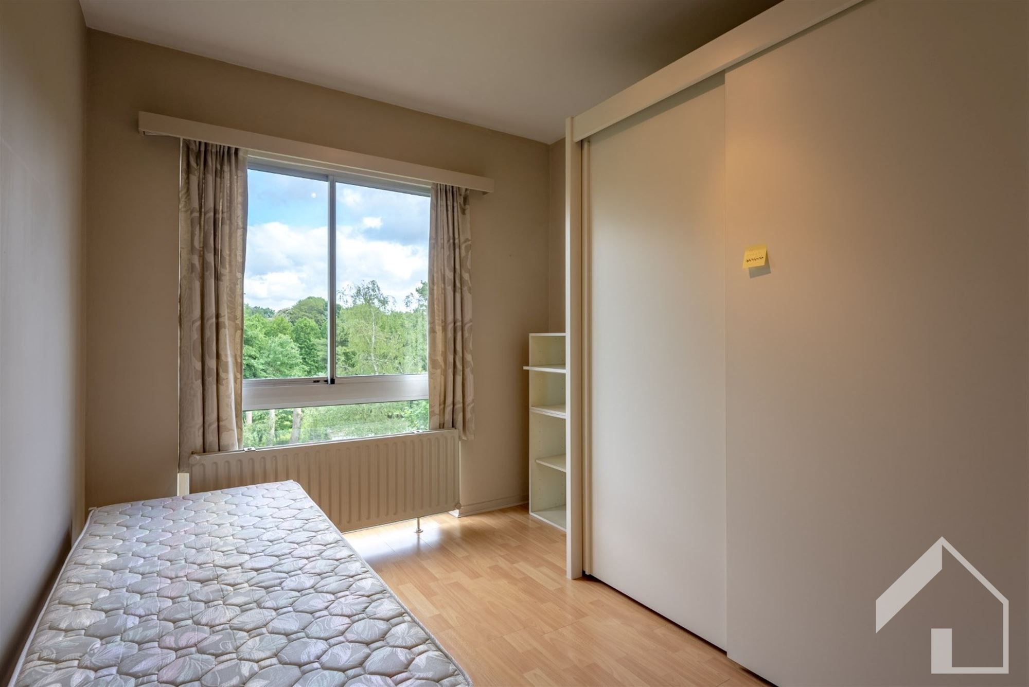 Ruim appartement met 3 slaapkamers foto 3