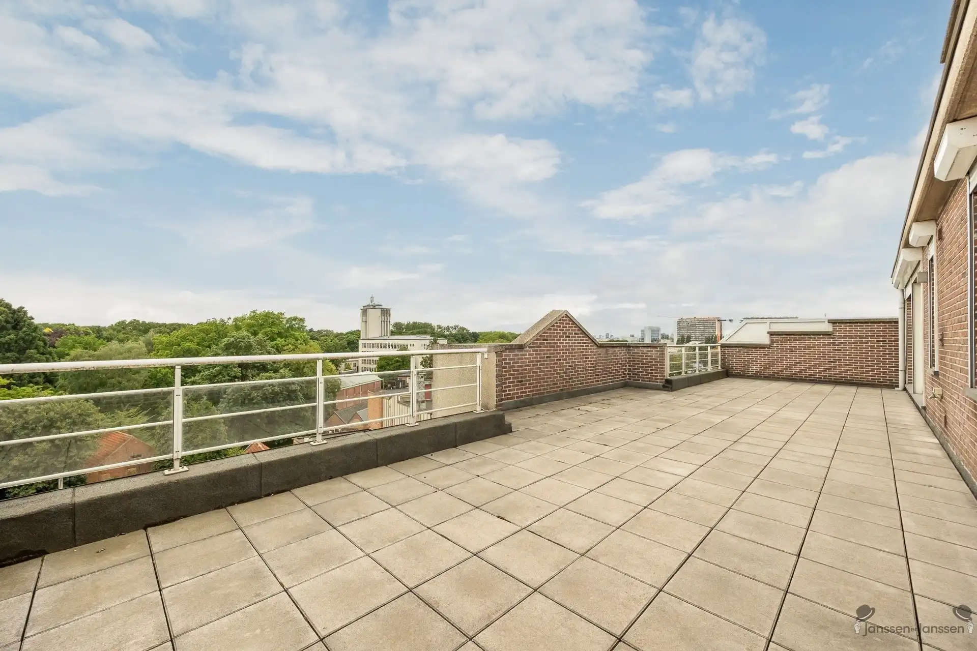 Lichtrijk penthouse met ruime terrassen en panoramisch uitzicht! foto 15