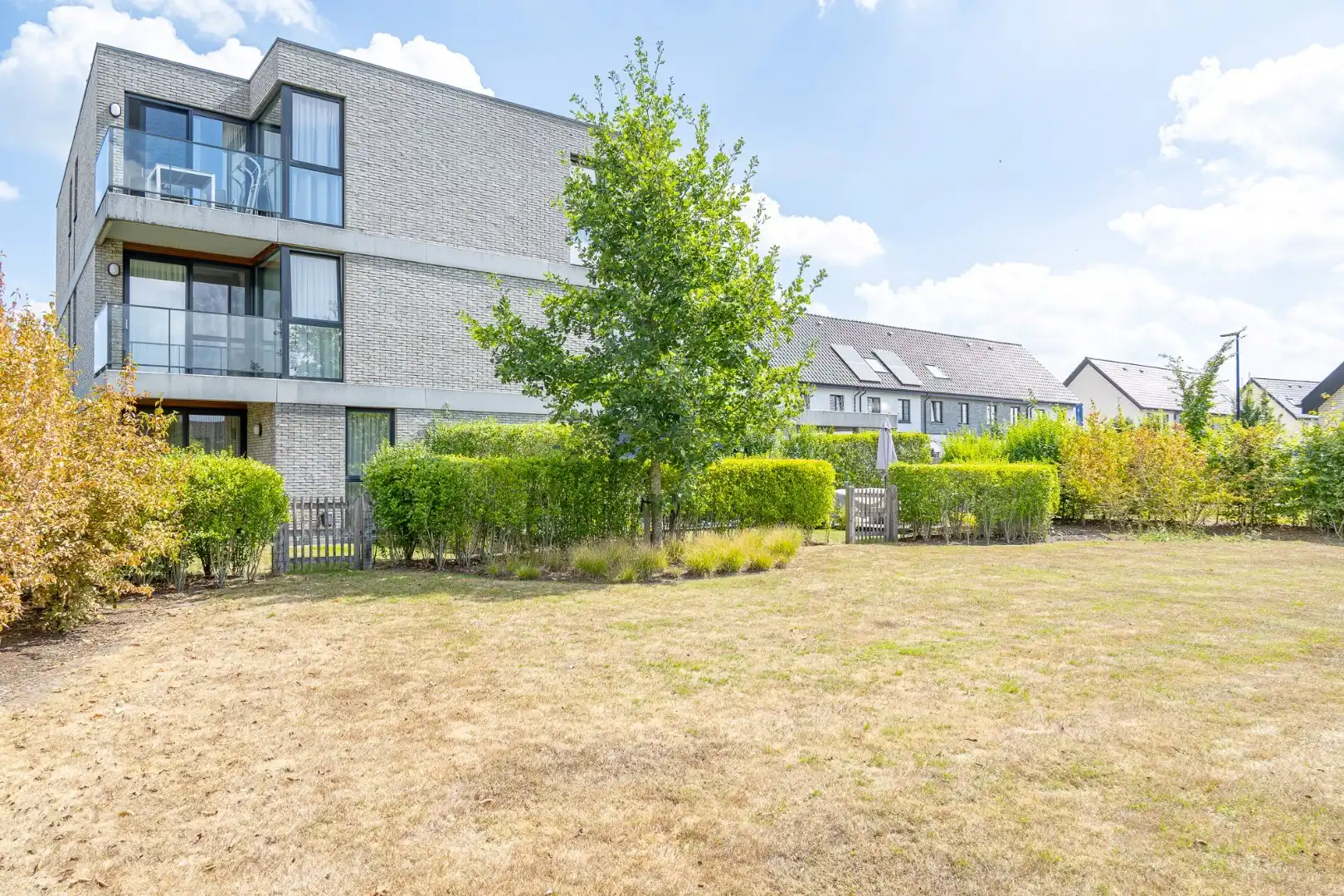 Recent, instapklaar appartement met 2 slaapkamers, terras en overdekte staanplaats in Lauwe foto 6