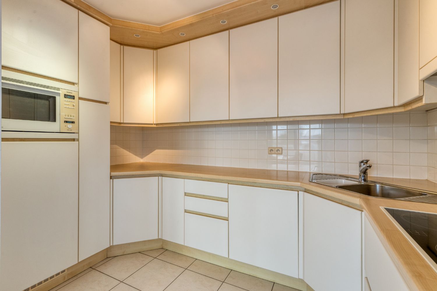 Zongericht appartement op topligging met garage! foto 6