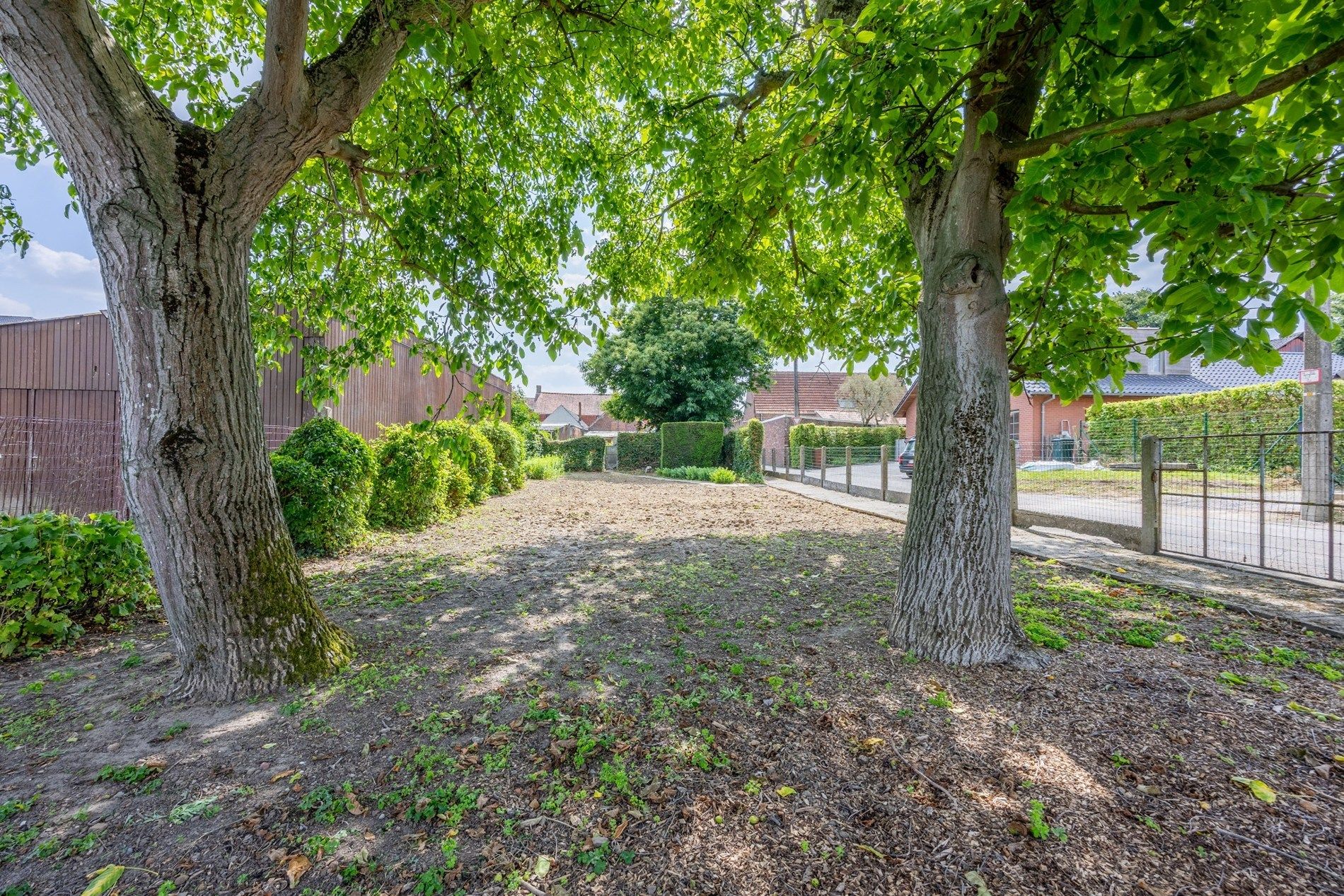 TE RENOVEREN WONING MET UITWEG EN GARAGE foto 17