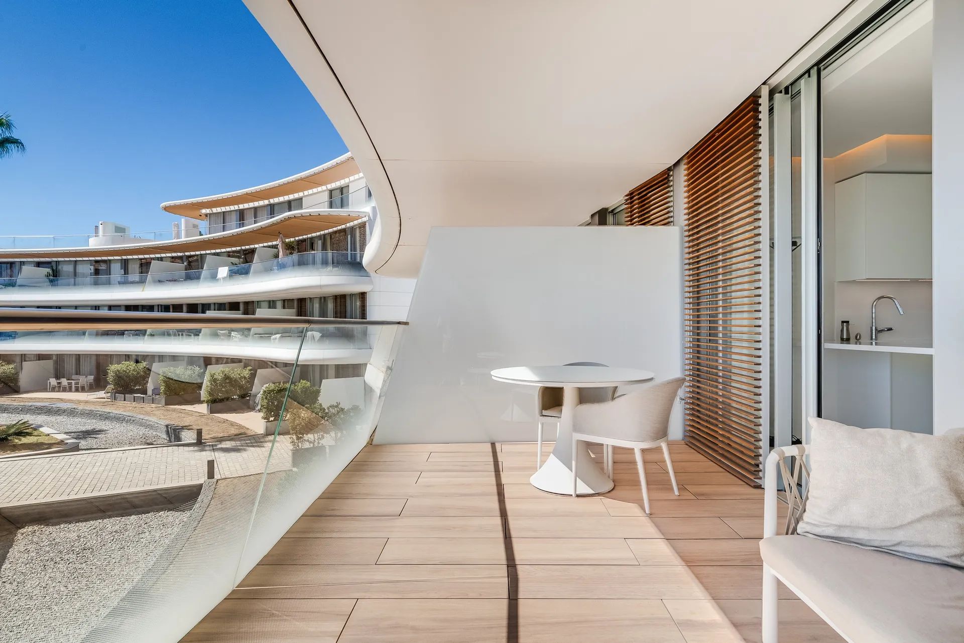 Ultramodern appartement in iconisch project, Estepona: een unieke woonervaring aan zee foto 14