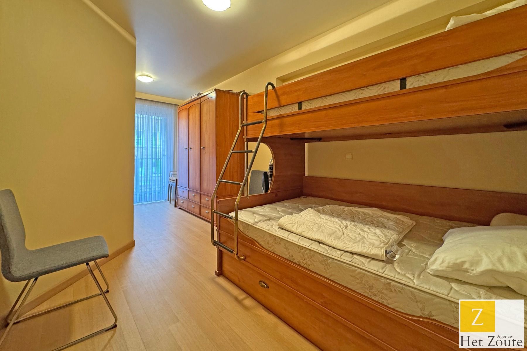 Appartement met frontaal zeezicht te Duinbergen foto 9