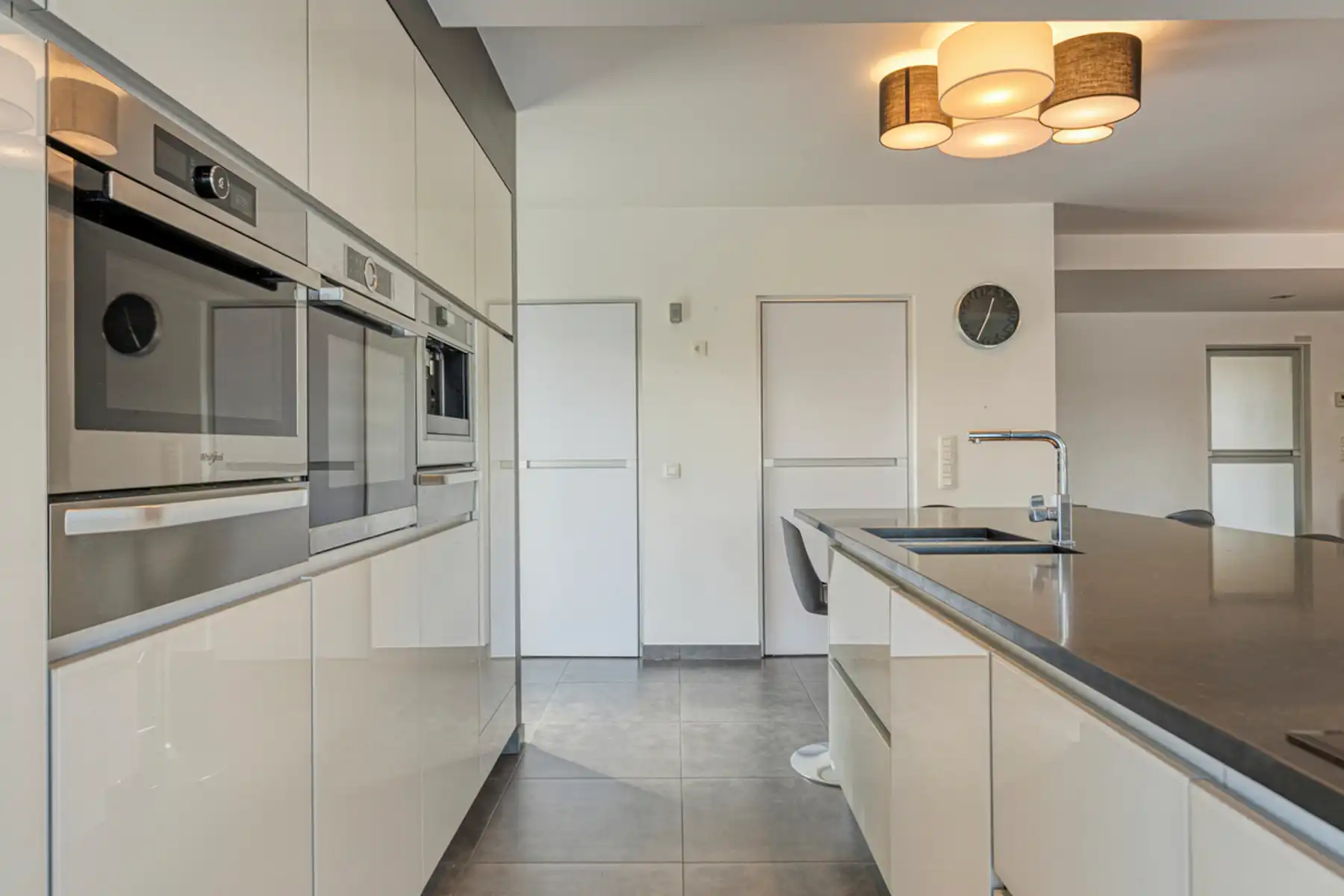 Unieke ruime woning met praktijkruimte + 5(6)slpkmrs op 25 a foto 9