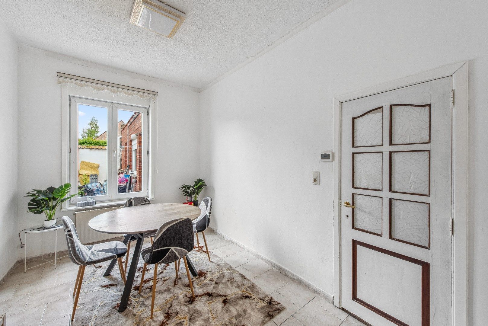 Rijwoning nabij centrum, supermarkt en openbaar vervoer in Tienen foto 6