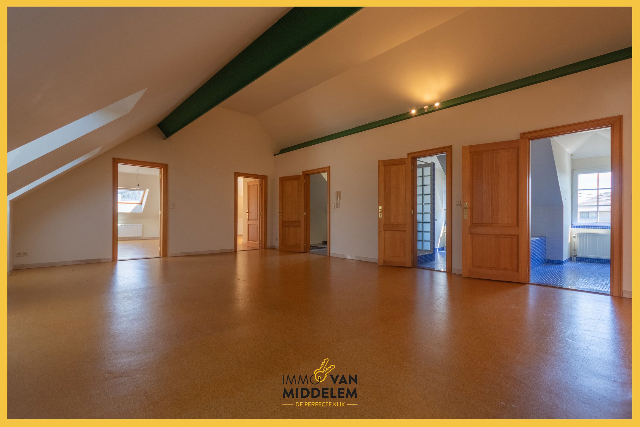 ZEER RUIME (523 m²!) WONING, 5 KAMERS, BUREAU OP +/- 17a36ca foto 10