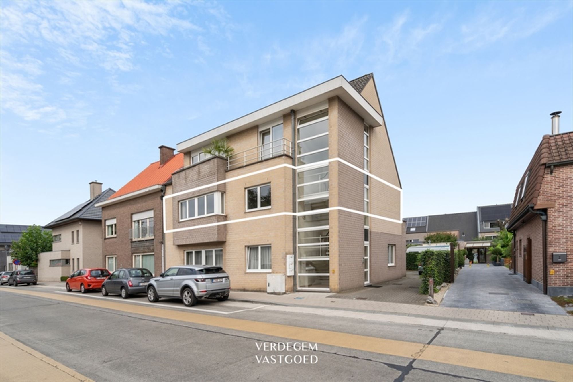 Instapklaar en energiezuinig appartement met 2 slaapkamers, groot terras en garage foto 1