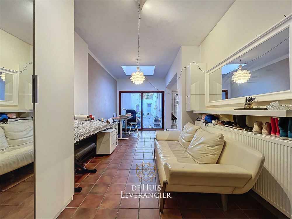 RUIME woning te koop (8 slpks, 2 badk) die ook perfect als tweewoonst kan dienen foto 46