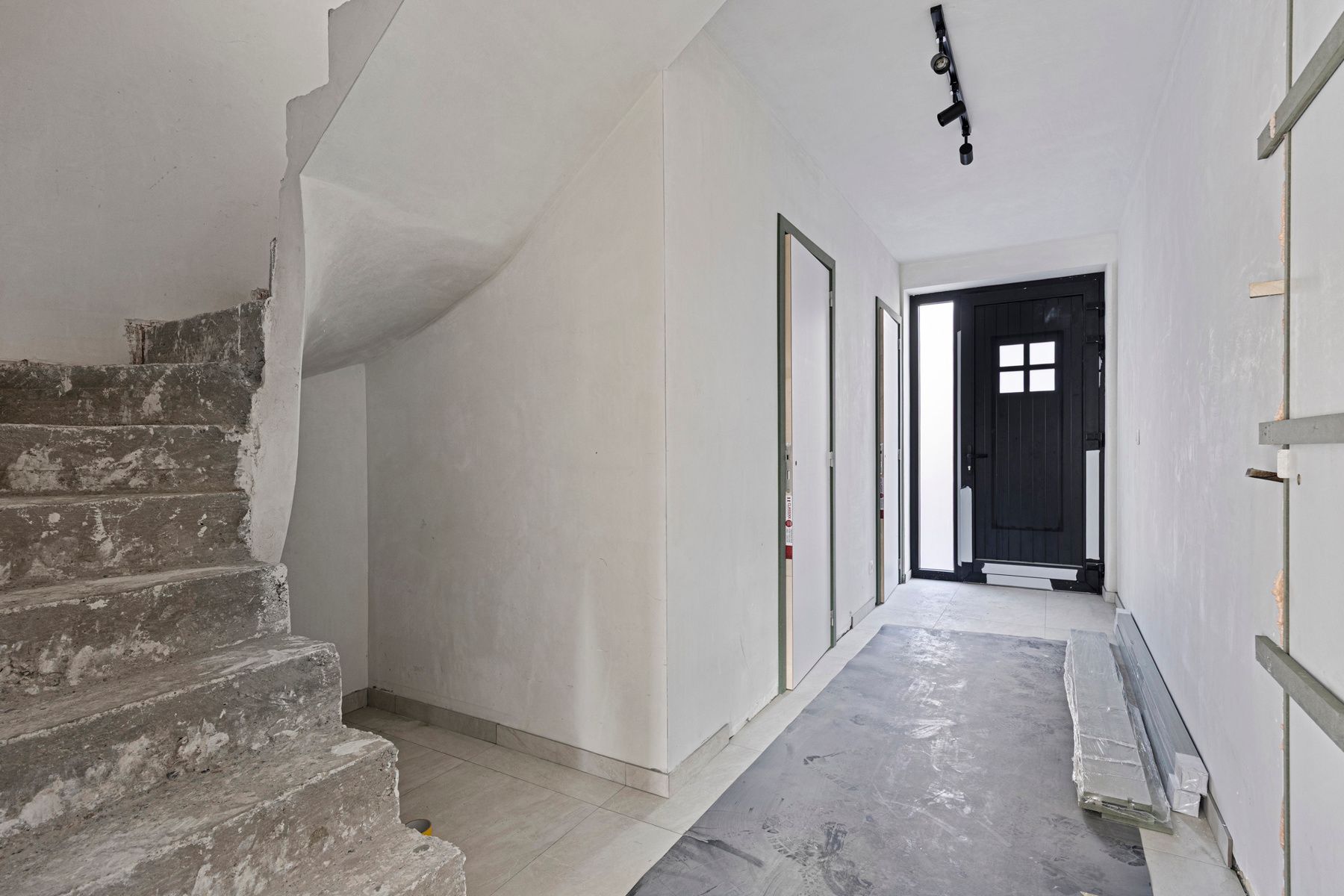 Nieuwbouwwoning met 5 slaapkamers en 1 badkamer. foto 7