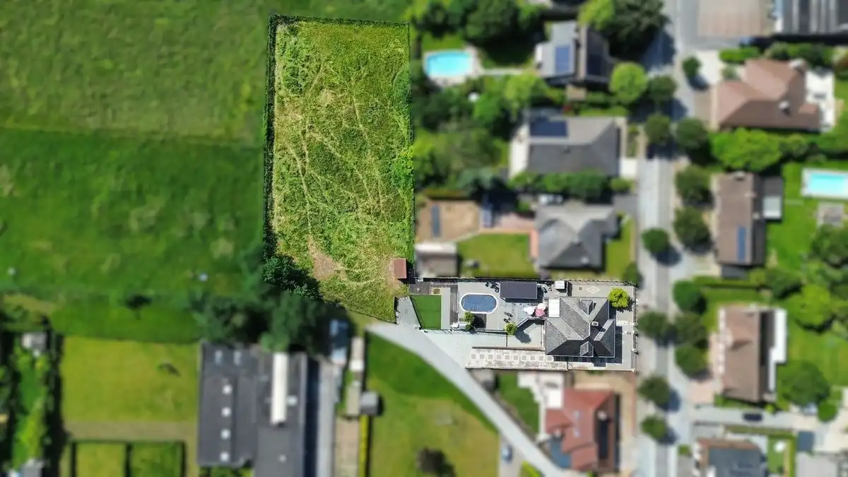 Ruimte, rust en bereikbaarheid: Solide villa met zwembad en achteringang op toplocatie in Erembodegem foto 4
