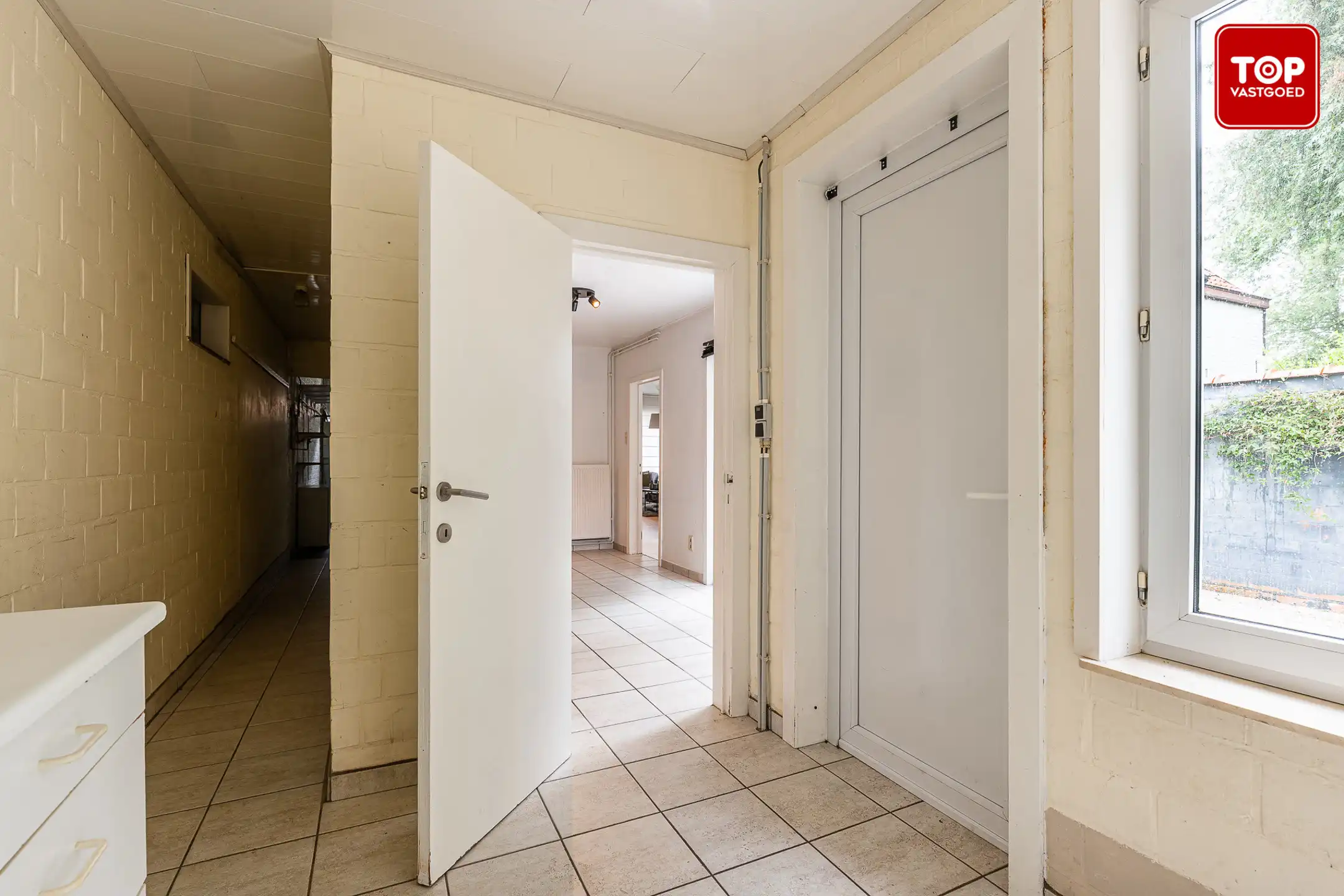 Instapklare woning met 3 slaapkamers, garage en zonnige tuin foto 13