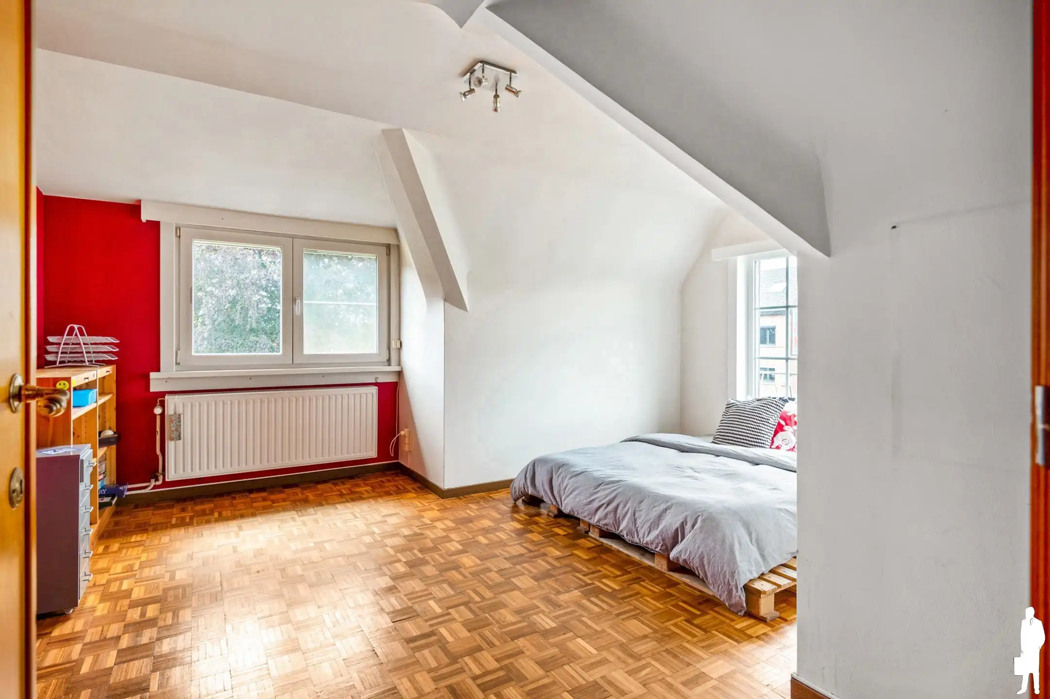 Charmante villa met 4 slpks, 2 badks en tuin met privacy foto 24
