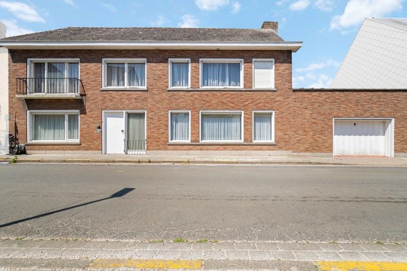 Hoofdfoto van de publicatie: Ruime woning met veel potentieel – 4 slpks, tuin & garage