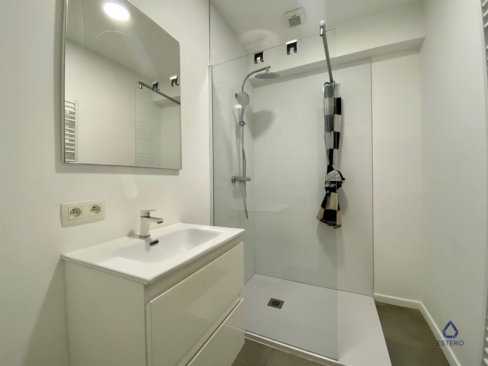 Gerenoveerd appartement op rustige ligging te Oostende foto 5