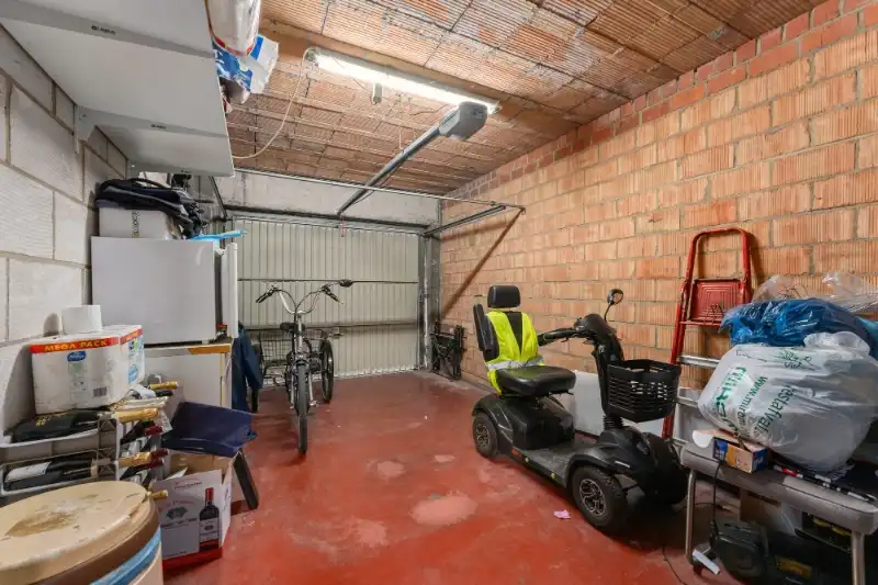 Roeselare : Instapklaar en ruim gerenoveerd appartement op toplocatie ! foto 14