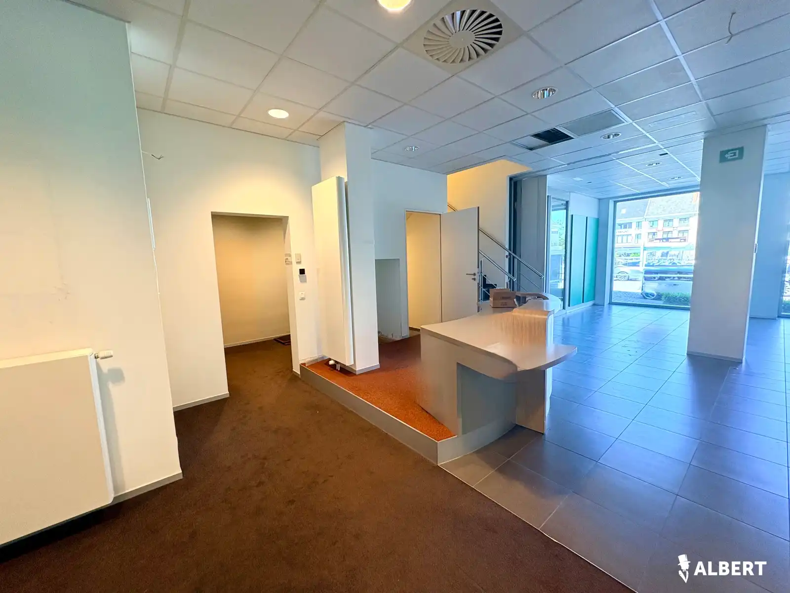 Lichtrijk handelspand van 497m2 op toplocatie! foto 17