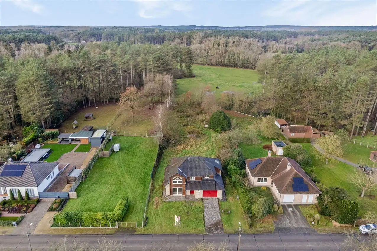 Villaperceel met klasse,  residentieel wonen omringd door groen. foto 14