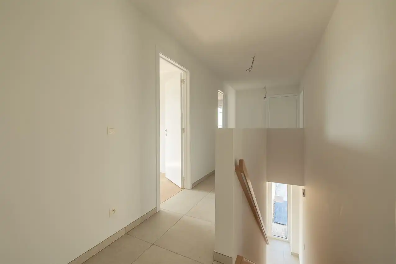 Instapklare nieuwbouwwoning met 4 slaapkamers, 2 badkamers en E-peil 9 foto 23
