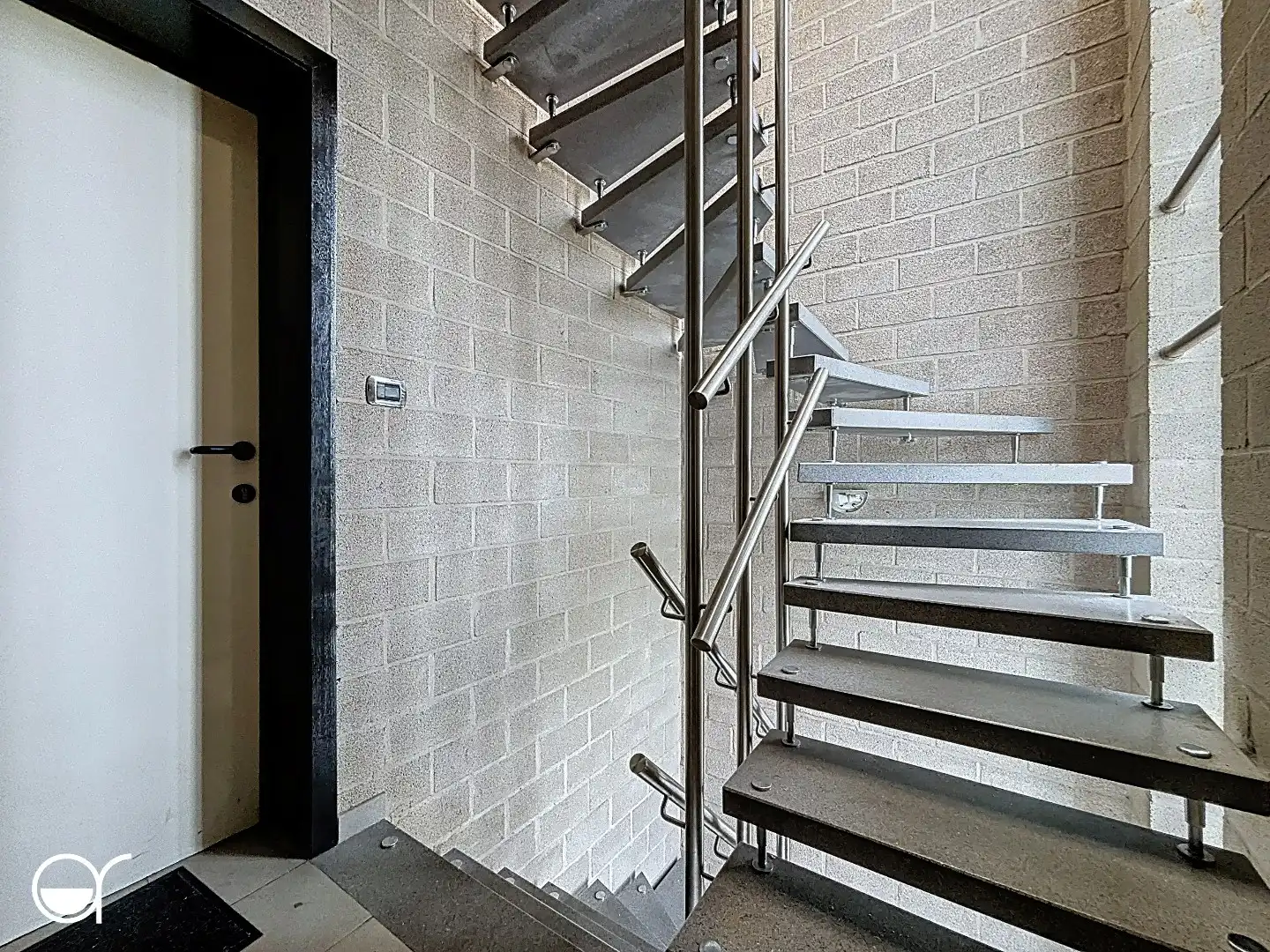 Woning met 5 studio's foto 26