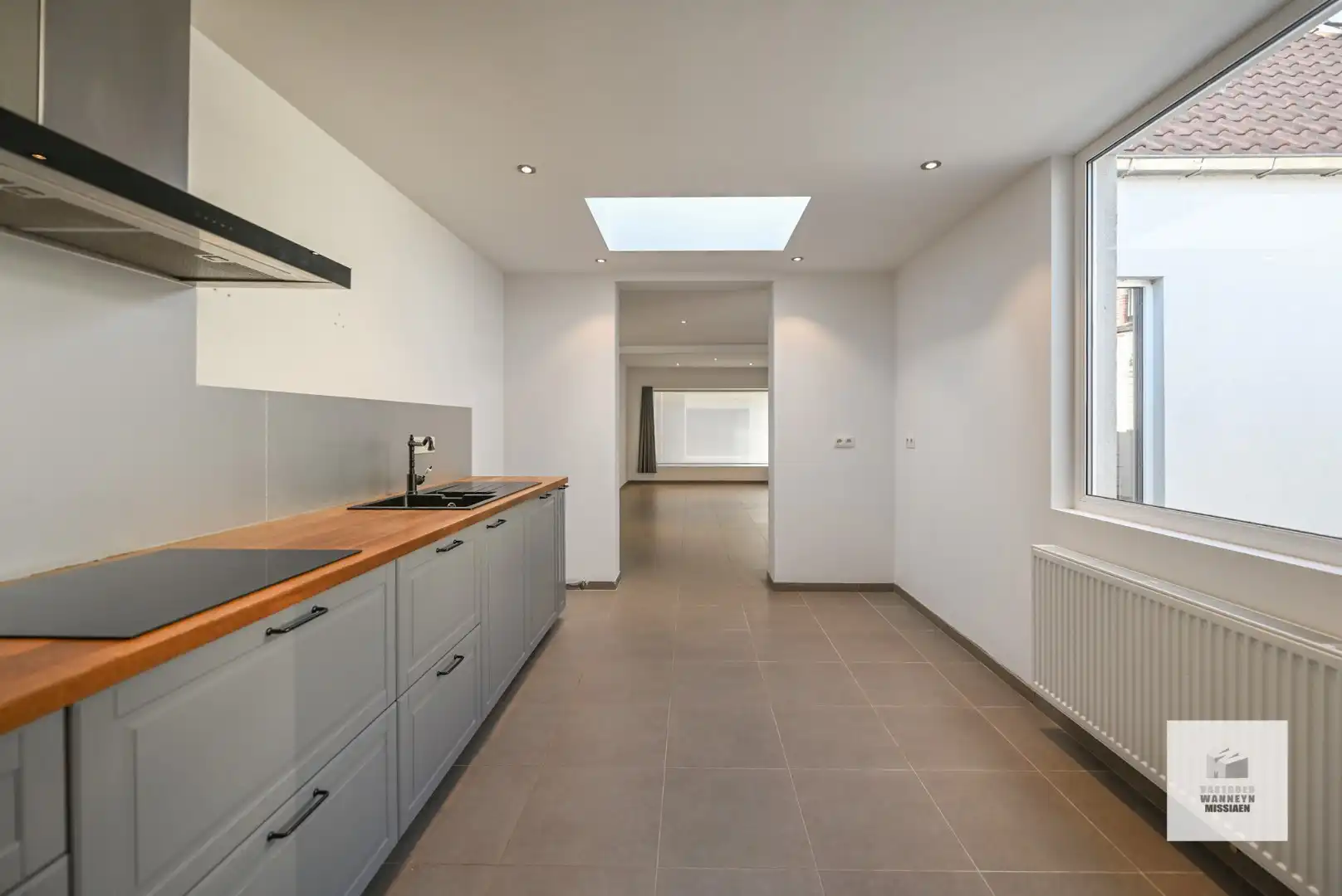 Instapklare woning met 3 slaapkamers en ruime berging/garage in centrum Wingene  foto 9