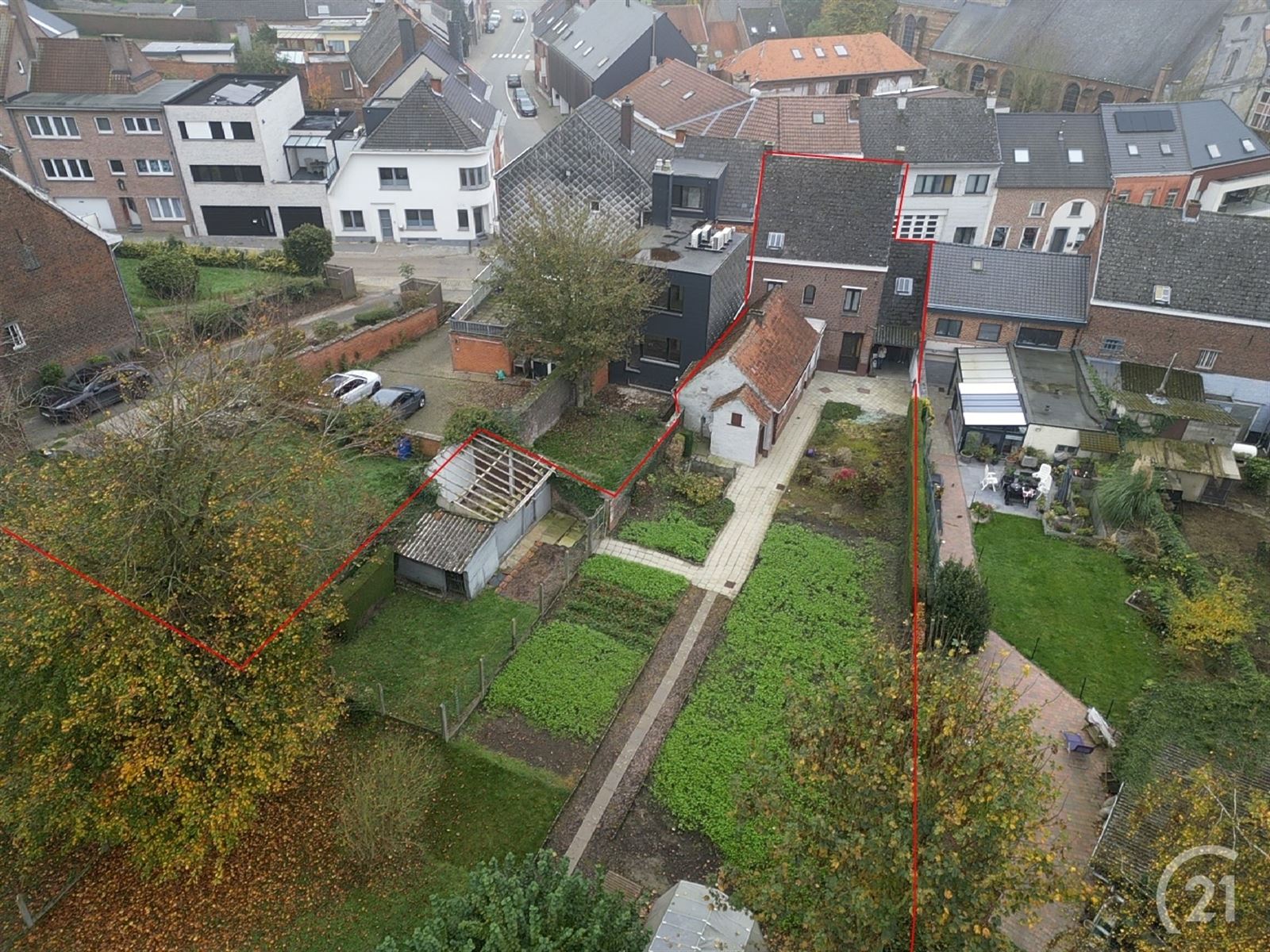 Te renoveren gezinswoning met tuin en weide op 35are40 foto 9