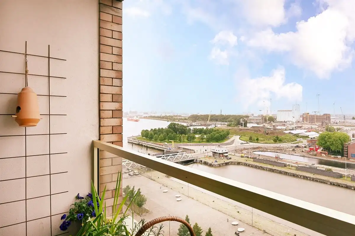 Instapklaar appartement met ruim terras op het Eilandje
 foto 7