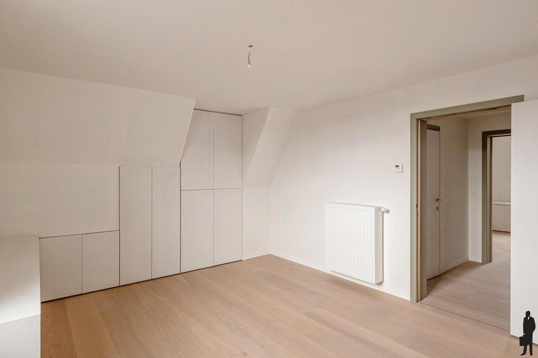 Charmante gerenoveerde duplex met 2 slaapkamers foto 7