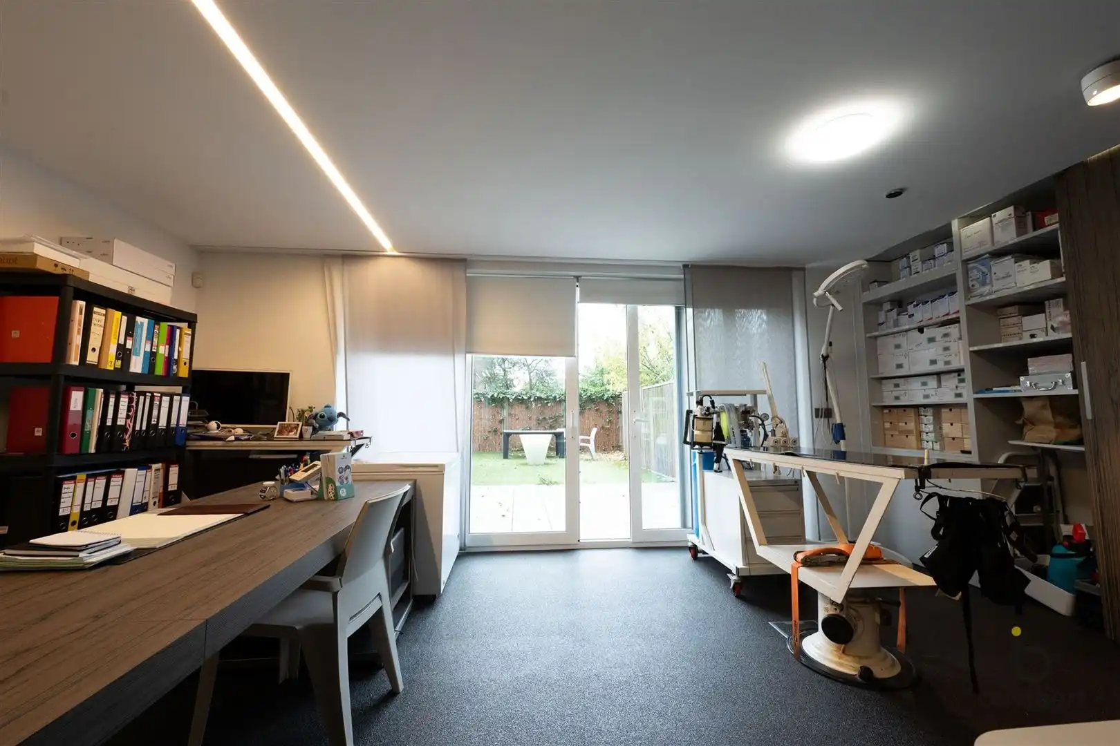 RUIME EN LICHTRIJKE PRAKTIJK IN GELIJKVLOERSAPPARTEMENT MET PRIVÉ-TUIN foto 24