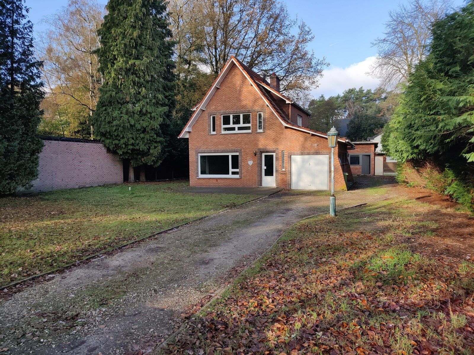 Charmante woning met magazijn  foto 2