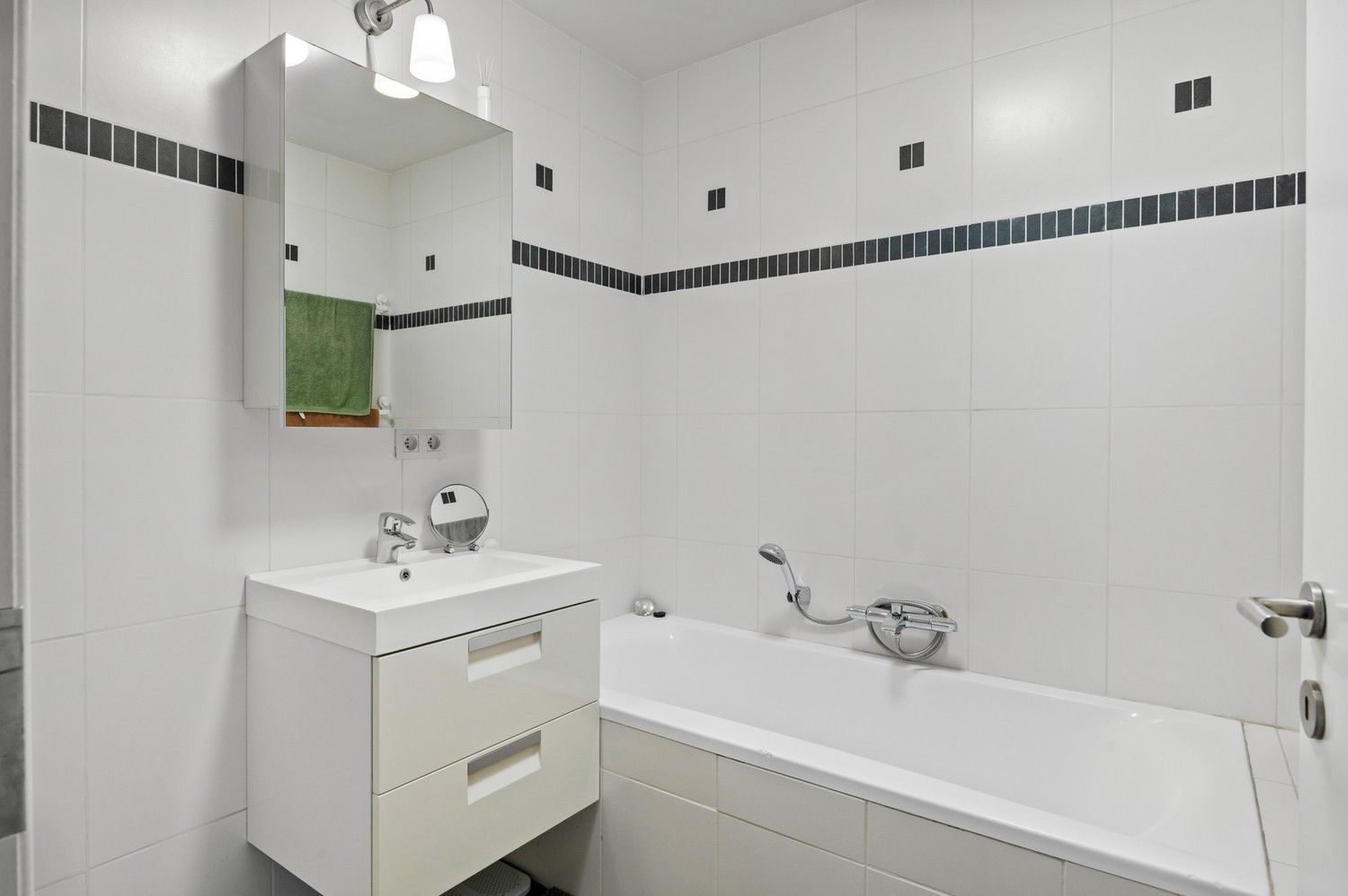 Appartement met 2 slaapkamers en ruim terras te koop in Schoten! foto 12