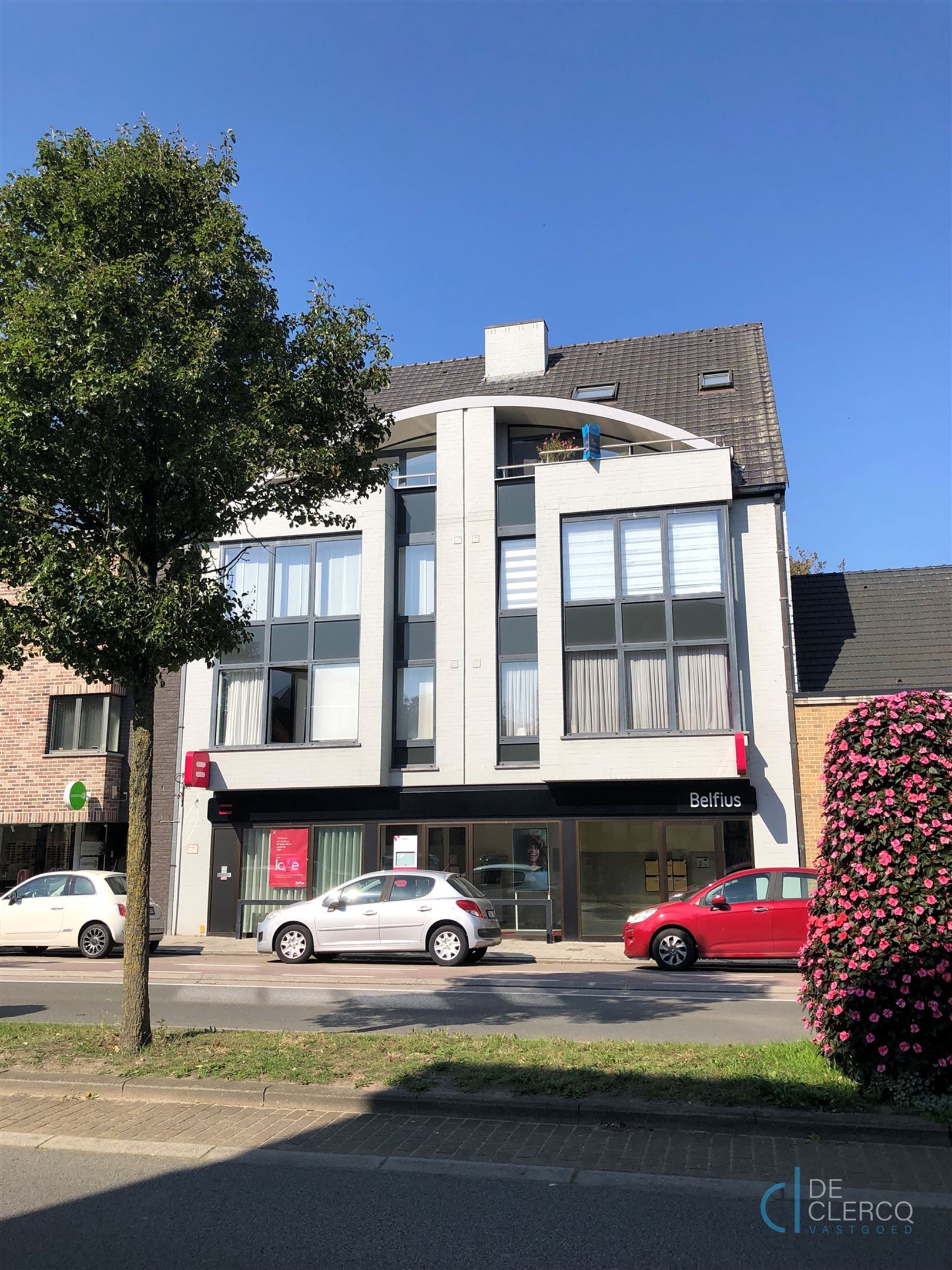 Duplex appartement te huur in het centrum van Lochristi!  foto {{pictureIndex}}