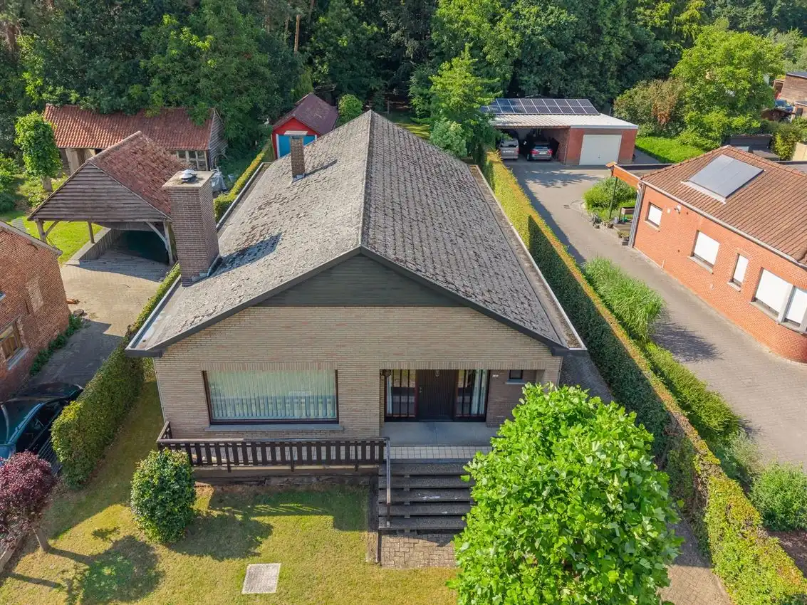 Retrokarakter, diepe tuin en bosgevoel achteraan foto 47