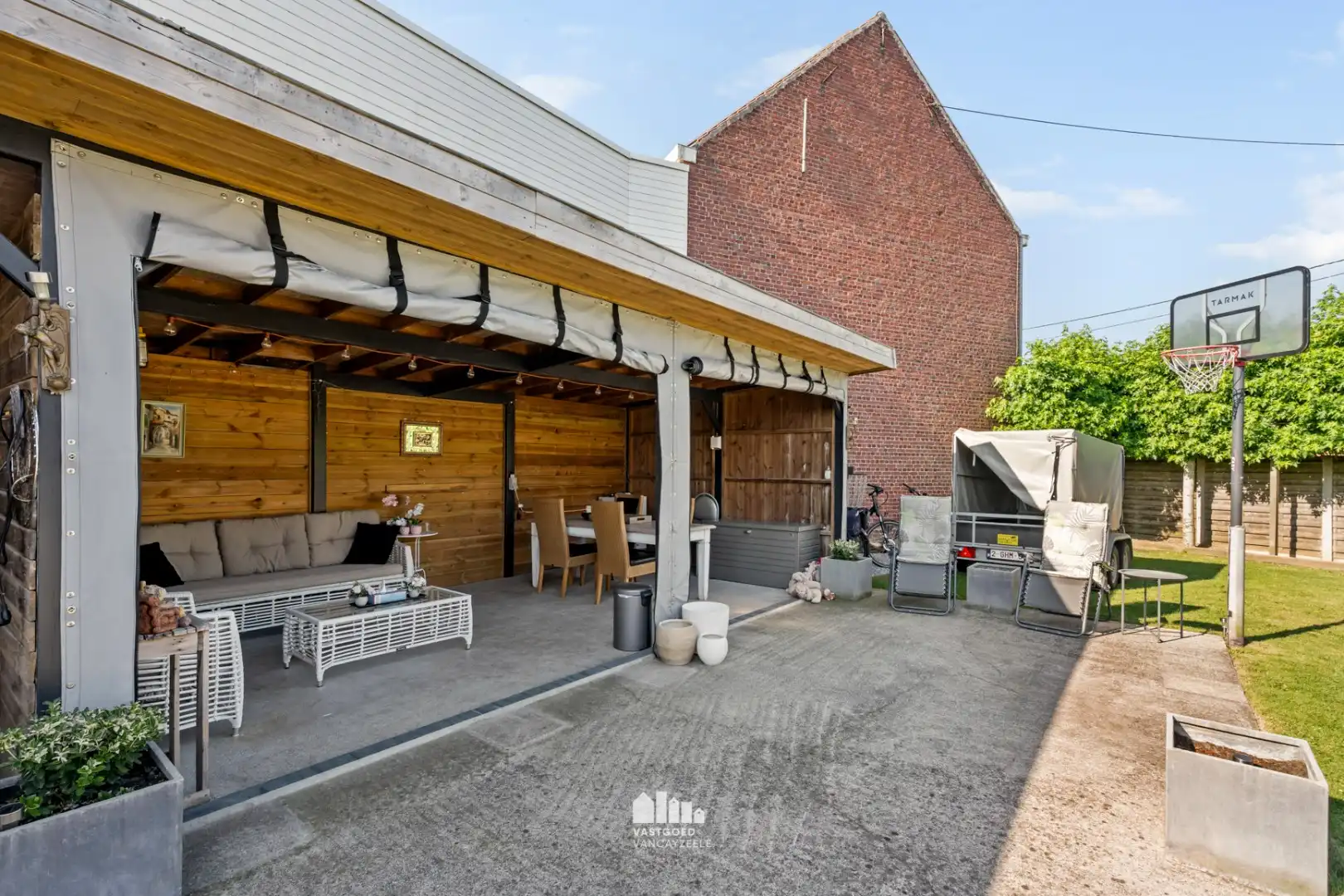 Instapklare halfopen woning met 5 slaapkamers, dubbele garage en zonnige tuin in Komen-Waasten. foto 33