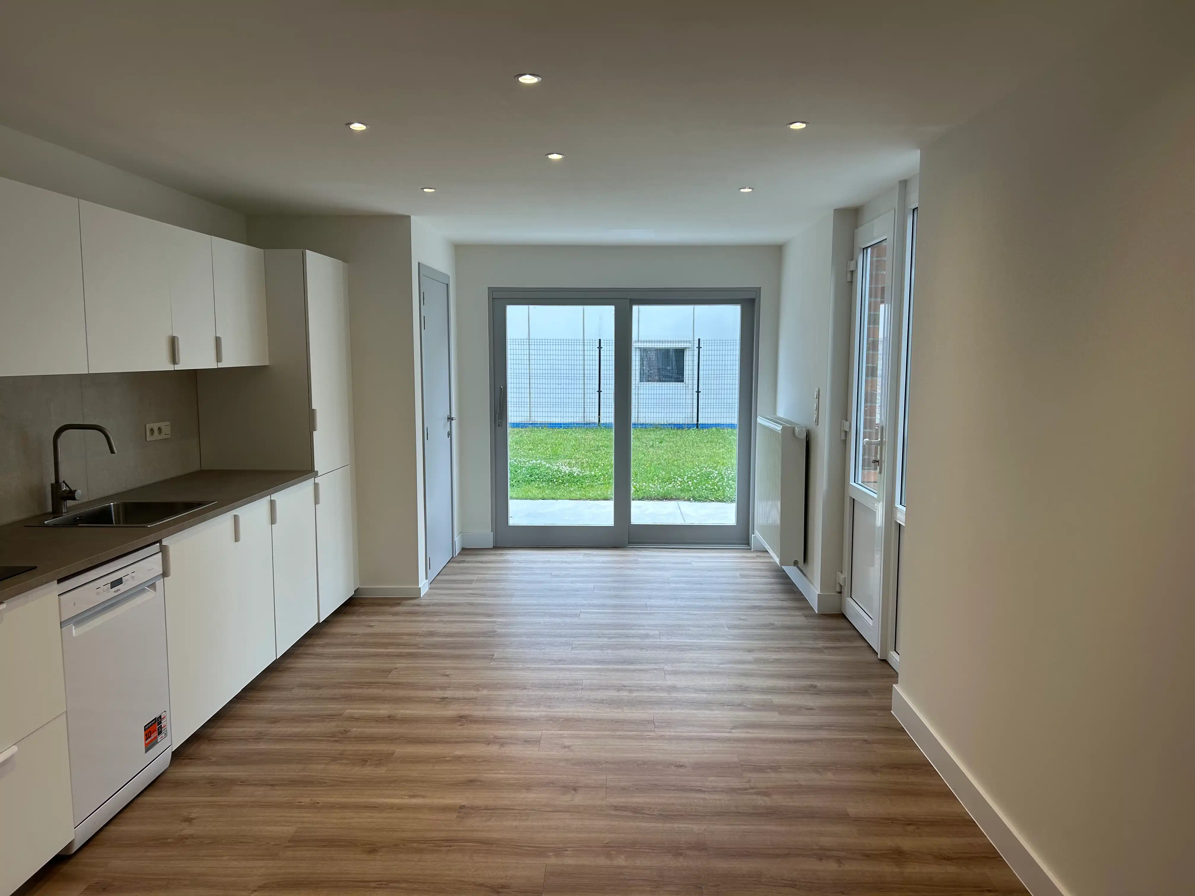 Volledig vernieuwde woning met 3 slaapkamers en tuintje. foto 7