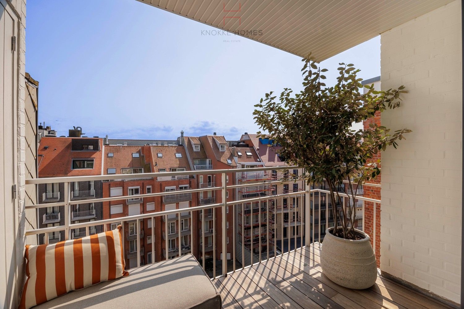 Uitzondelijk breed en ruim appartement op de Zeedijk van Het Zoute foto 18