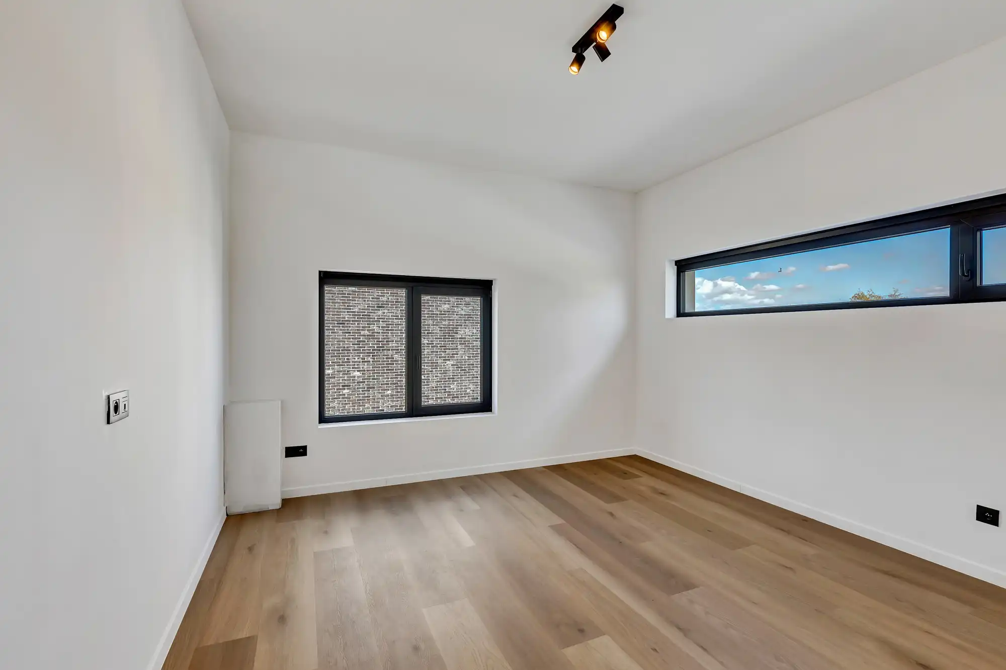 Volledig gerenoveerde woning met 3 slpks en tuin foto 13