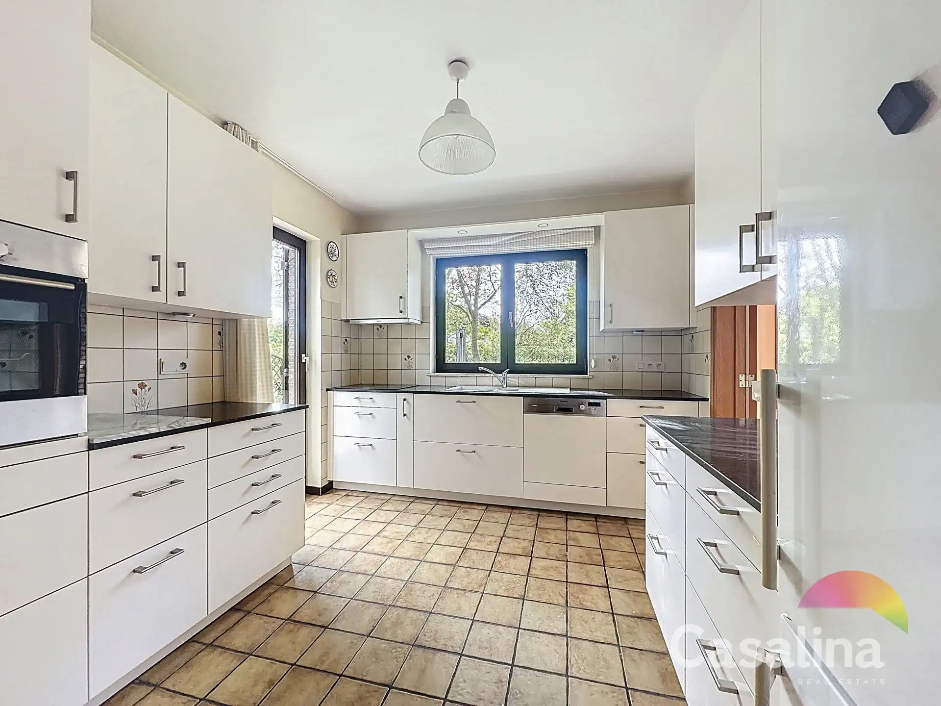 Karaktervolle woning met 5 slaapkamers en tuin foto 6